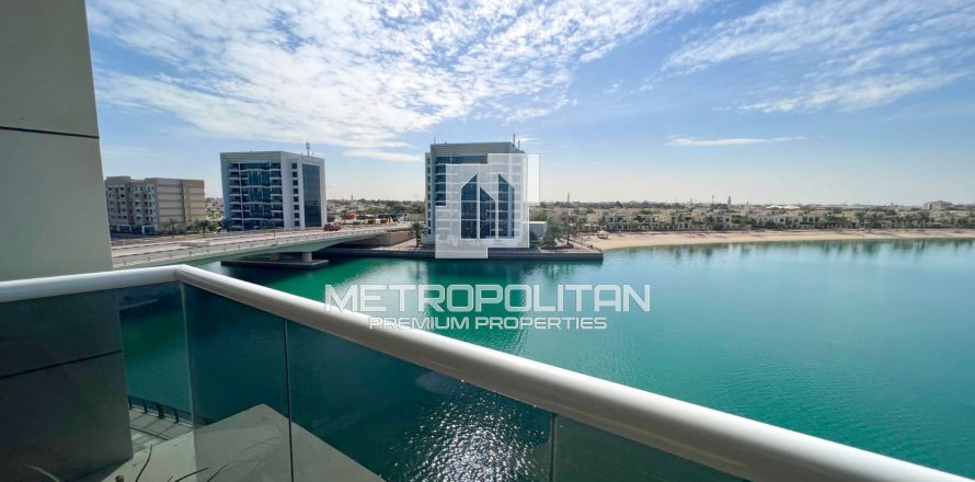 2 dormitorios Apartment en Mina Al Arab, UAE No. 8029