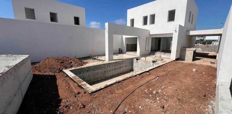 3 bedrooms House in Protaras, Cyprus No. 30035