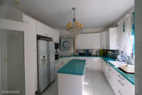 4 bedrooms Villa in Pyrgos, Cyprus No. 52623 2