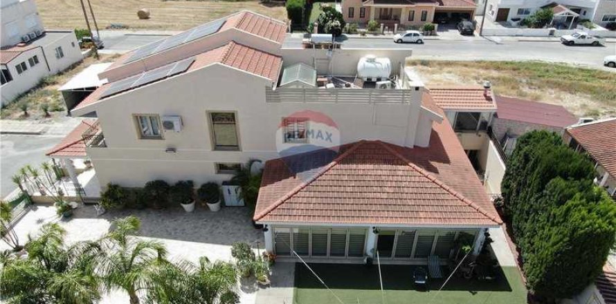 3 bedrooms House in Aradippou, Cyprus No. 31100