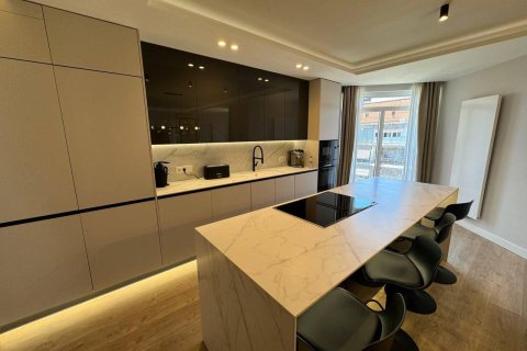 3 dormitorios Apartment en Madrid, Spain No. 27508 2