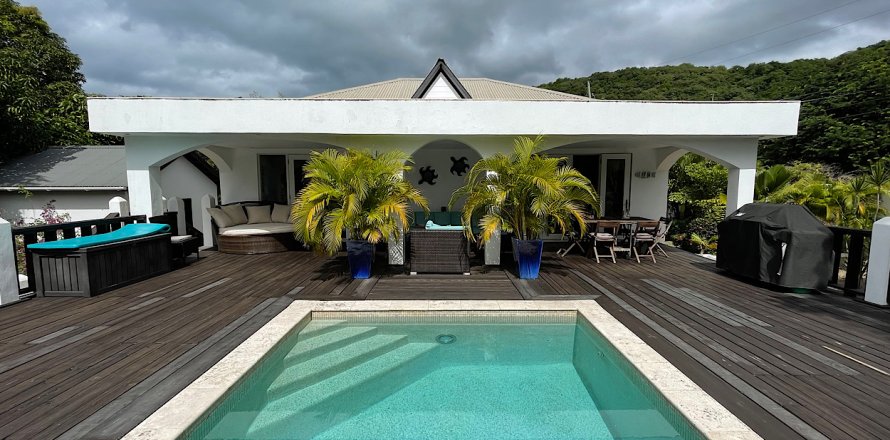 4 bedrooms Villa in Jennings, Antigua and Barbuda No. 61374