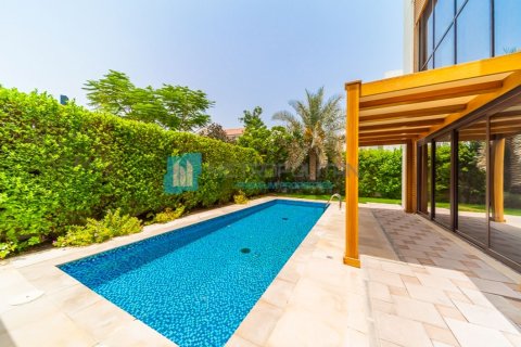 5 bedrooms Villa in District One, UAE No. 3527 1