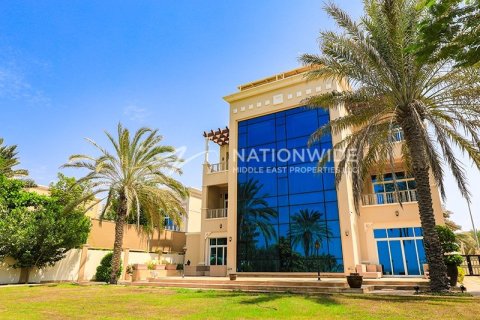 5 bedrooms Villa in Marina Village, UAE No. 3905 1