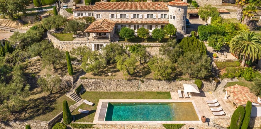 6 bedrooms Villa in Vence, France No. 67240