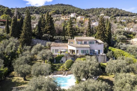 5 bedrooms Villa in Grasse, France No. 67235 2