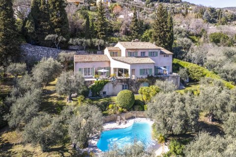 5 bedrooms Villa in Grasse, France No. 67235 1