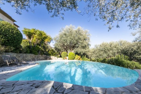 5 bedrooms Villa in Grasse, France No. 67235 4