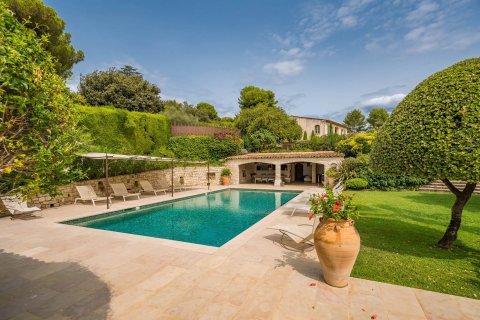 6 bedrooms Villa in Saint-Paul-de-Vence, France No. 67241 4