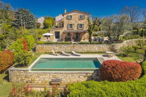 4 bedrooms Villa in Valbonne, France No. 67232 1