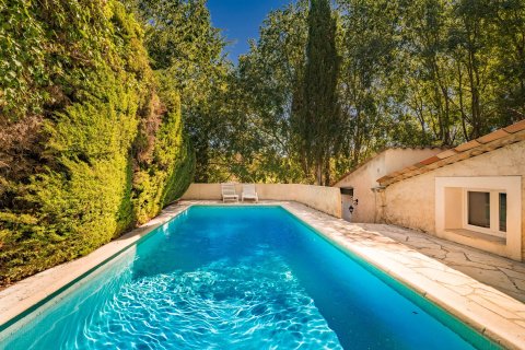 5 bedrooms Villa in Grasse, France No. 67234 2