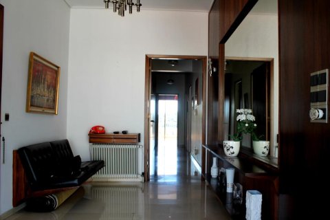 4 bedrooms Apartment in Athens, Greece No. 58752 7