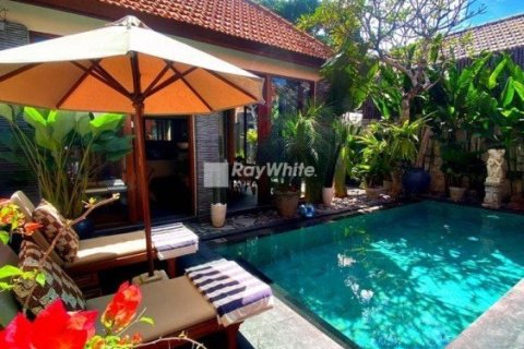 2 bedrooms Villa in Kerobokan, Indonesia No. 22738 8