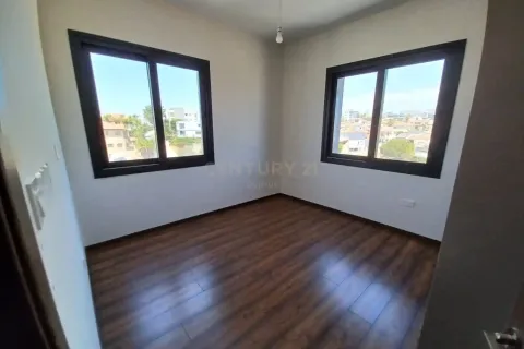 3 bedrooms Penthouse in Germasogeia, Cyprus No. 40484 7