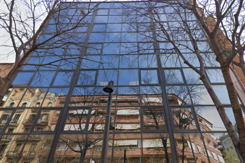 2884.76m² Commercial property en L'Eixample, Spain No. 27320 1