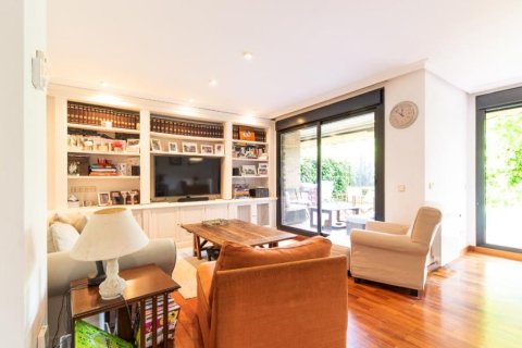 4 bedrooms Townhouse in Madrid, Spain No. 26953 9