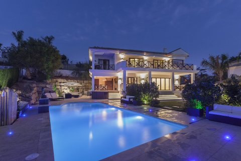 5 dormitorios Villa en Marbella, Spain No. 27402 3