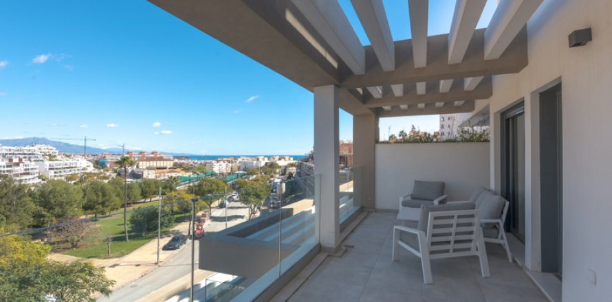 3 dormitorios Apartment en Estepona, Spain No. 27406