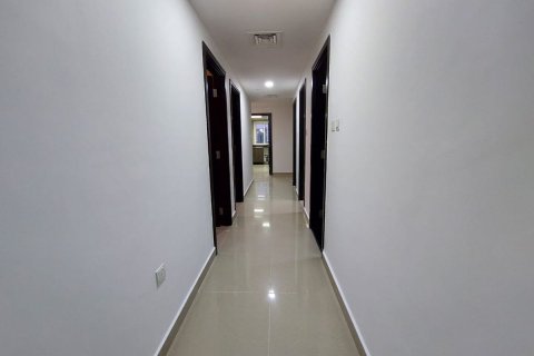 3 dormitorios Apartment en Al Reef, UAE No. 7528 6