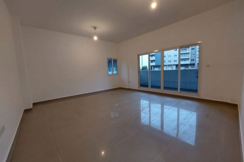 3 bedrooms Apartment in Al Reef, UAE No. 7528 1