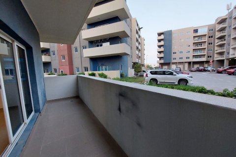 3 bedrooms Apartment in Al Reef, UAE No. 7528 3