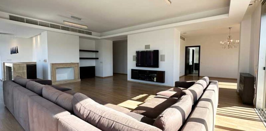 3 bedrooms Penthouse in Limassol, Cyprus No. 63607