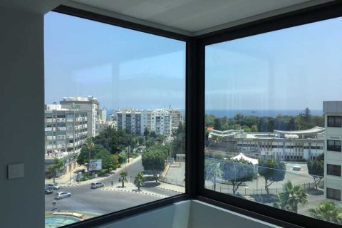 3 bedrooms Apartment in Limassol, Cyprus No. 63611 3