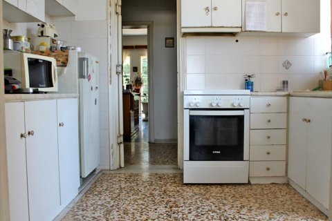 3 bedrooms Apartment in Athens, Greece No. 49066 8