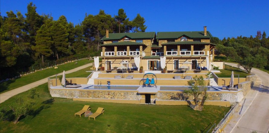 Studio Villa in Chalkidiki, Greece No. 56453