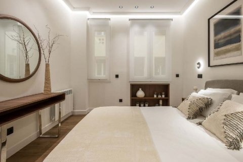 2 dormitorios Apartment en Madrid, Spain No. 26901 10