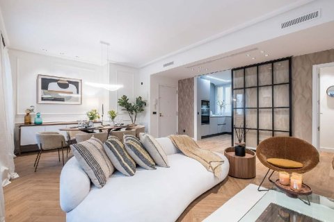 2 dormitorios Apartment en Madrid, Spain No. 26901 7