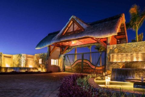 3 bedrooms Villa in Grand Baie, Mauritius No. 60843 4