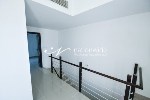 3 bedrooms Villa in Abu Dhabi, UAE No. 3695 7