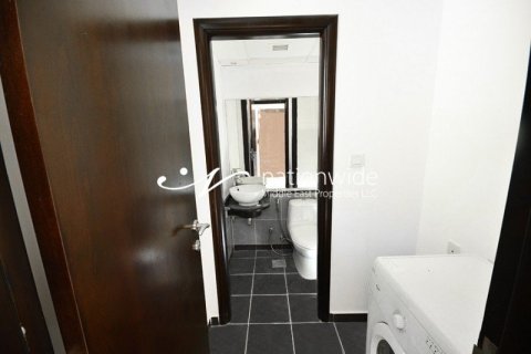 3 bedrooms Villa in Abu Dhabi, UAE No. 3695 10