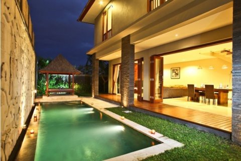 2 bedrooms Villa in Seminyak, Indonesia No. 23089 1