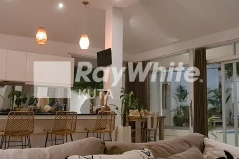 3 bedrooms Villa in Kerobokan, Indonesia No. 23091 16