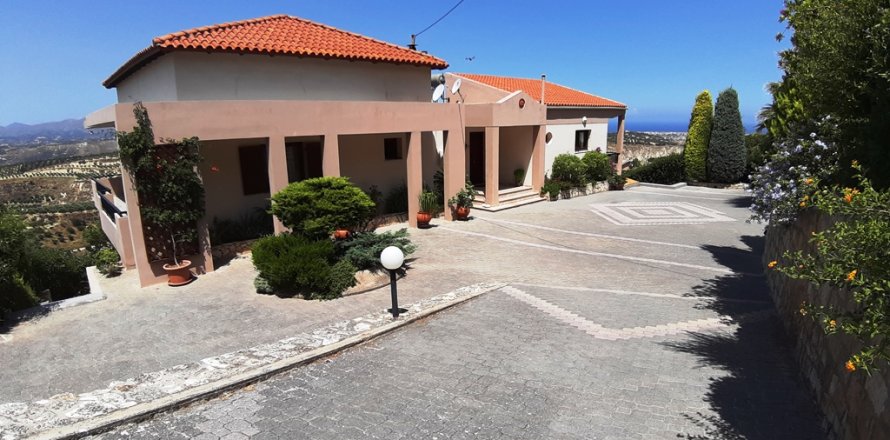 3 bedrooms Villa in Heraklion, Greece No. 56501