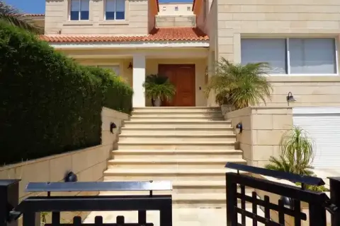 5 dormitorios Villa en Mouttagiaka, Cyprus No. 31264 1