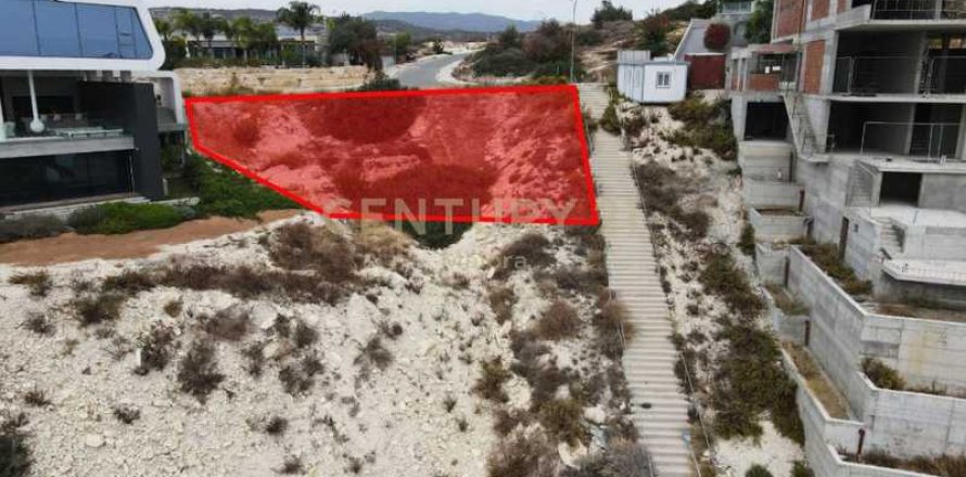 743m² Land en Agios Tychonas, Cyprus No. 75893