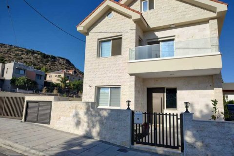 5 bedrooms House in Palodeia, Cyprus No. 42879 1