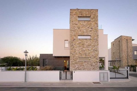 4 bedrooms House in Ayia Napa, Cyprus No. 42882 1