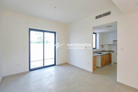 2 bedrooms Townhouse in Al Ghadeer, UAE No. 4288 2