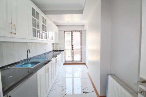 3+1 Apartment in Istanbul, Turkey No. 12076 9