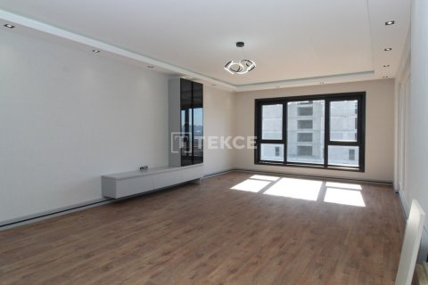 4+1 Apartment in Ankara, Turkey No. 12588 4