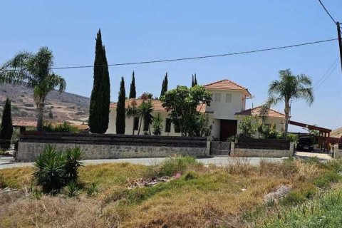 3 dormitorios Villa en Monagroulli, Cyprus No. 74105 1