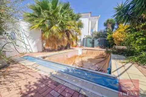 4 bedrooms Villa in Aradippou, Cyprus No. 31654 6