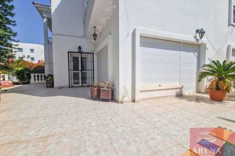 4 bedrooms Villa in Aradippou, Cyprus No. 31654 4