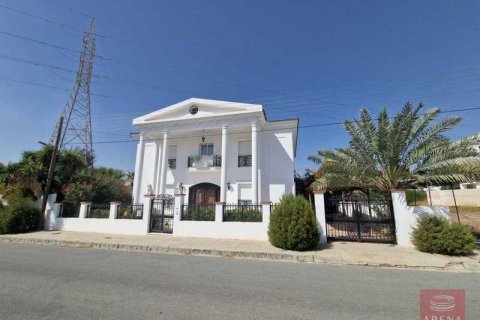 4 bedrooms Villa in Aradippou, Cyprus No. 31654 2