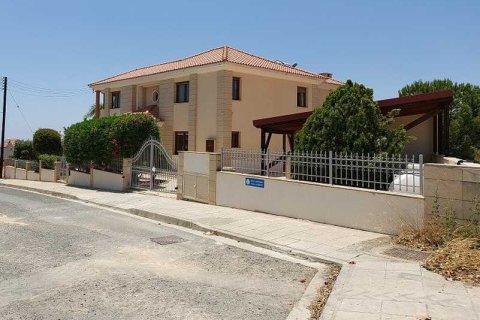 5 bedrooms House in Agios Athanasios, Cyprus No. 31011 2