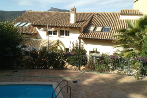 4 bedrooms Villa in Banyeres de Mariola, Spain No. 25114 1